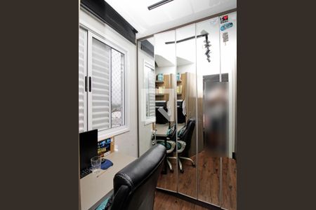 Apartamento à venda com 56m², 2 quartos e 1 vaga Apartamento à venda com 56m², 2 quartos e 1 vagaCloset do Quarto 2