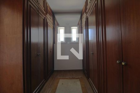 Casa à venda com 600m², 4 quartos e 8 vagasCloset da suíte 1