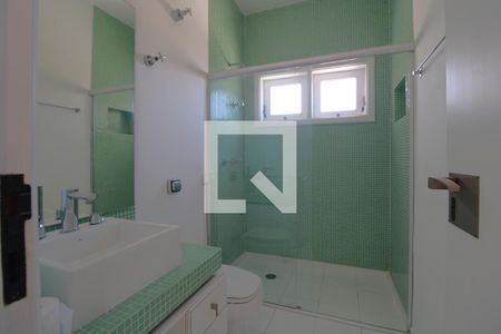 Casa à venda com 600m², 4 quartos e 8 vagasBanheiro da suíte 2