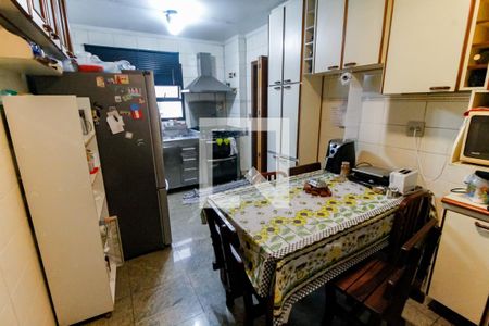 Apartamento à venda com 159m², 4 quartos e 3 vagas Apartamento à venda com 159m², 4 quartos e 3 vagasCozinha - Armários