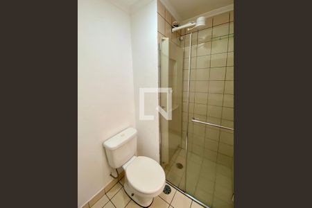 Banheiro de apartamento para alugar com 2 quartos, 48m² em Vila Isa, São Paulo