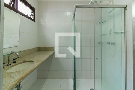 Casa de condomínio à venda com 200m², 2 quartos e 4 vagas Casa de condomínio à venda com 200m², 2 quartos e 4 vagasBanheiro da Suíte