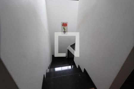 Casa à venda com 100m², 3 quartos e sem vagaEscadas