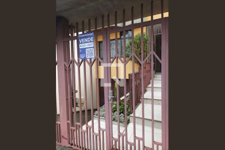 Casa à venda com 100m², 3 quartos e sem vaga Casa à venda com 100m², 3 quartos e sem vagaFachada