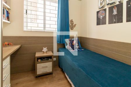 Quarto 1 de apartamento para alugar com 2 quartos, 60m² em Novo Mundo, Curitiba