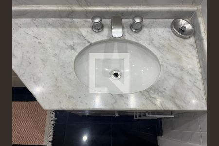 Apartamento para alugar com 250m², 5 quartos e 4 vagasBanheiro da Suíte 1