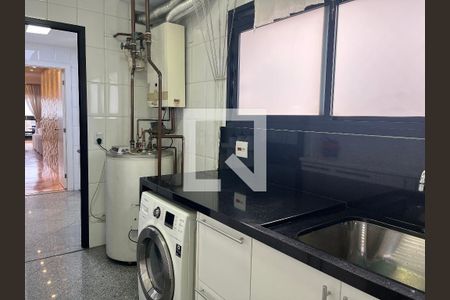 Apartamento para alugar com 250m², 5 quartos e 4 vagasÁrea de Serviço