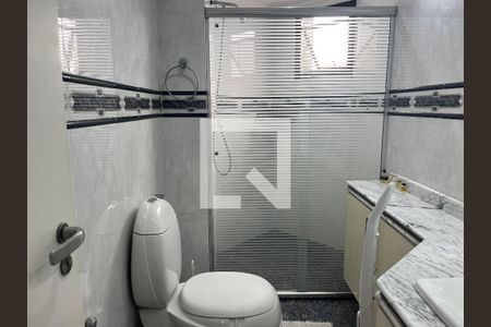 Apartamento para alugar com 250m², 5 quartos e 4 vagasBanheiro da Suíte 2