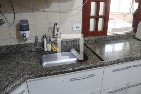 Apartamento à venda com 125m², 3 quartos e 2 vagasCozinha