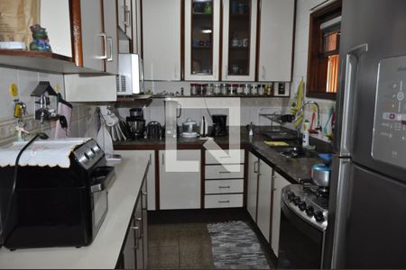 Casa de condomínio à venda com 200m², 4 quartos e 4 vagasCozinha