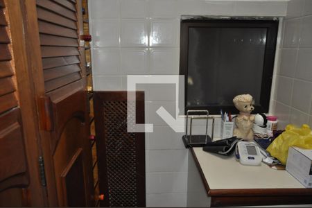 Casa de condomínio à venda com 200m², 4 quartos e 4 vagasSala