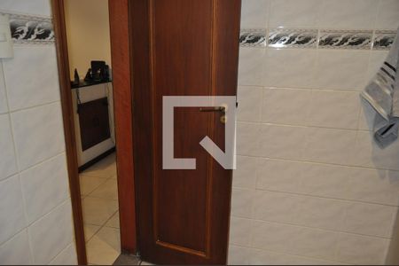 Casa de condomínio à venda com 200m², 4 quartos e 4 vagasBanheiro 2