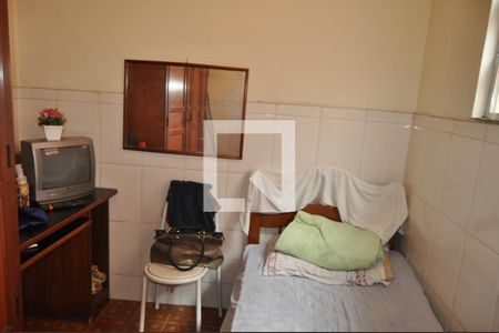 Casa de condomínio à venda com 200m², 4 quartos e 4 vagasQuarto de Serviço