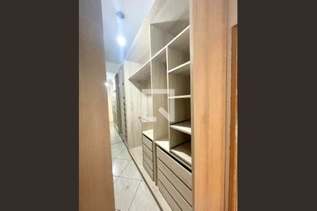 Casa à venda com 144m², 2 quartos e 2 vagas Casa à venda com 144m², 2 quartos e 2 vagasCloset da Suíte