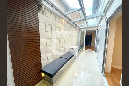 Casa à venda com 144m², 2 quartos e 2 vagas Casa à venda com 144m², 2 quartos e 2 vagasÁrea comum coberta