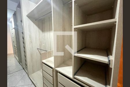 Casa à venda com 144m², 2 quartos e 2 vagas Casa à venda com 144m², 2 quartos e 2 vagasCloset da Suíte