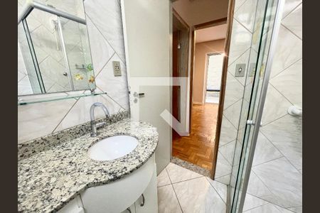 Casa à venda com 144m², 2 quartos e 2 vagas Casa à venda com 144m², 2 quartos e 2 vagasBanheiro Social