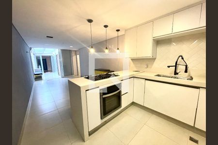 Casa à venda com 144m², 2 quartos e 2 vagas Casa à venda com 144m², 2 quartos e 2 vagasCozinha