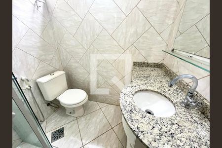 Casa à venda com 144m², 2 quartos e 2 vagas Casa à venda com 144m², 2 quartos e 2 vagasBanheiro Social