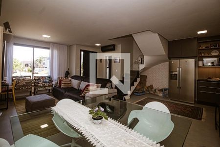 Casa à venda com 132m², 3 quartos e 2 vagas Casa à venda com 132m², 3 quartos e 2 vagasSala de Jantar