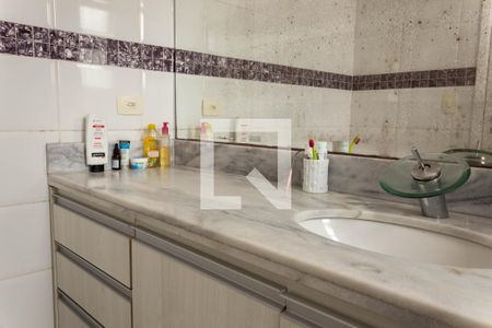 Apartamento à venda com 239m², 4 quartos e 4 vagasBanheiro da Suíte 3