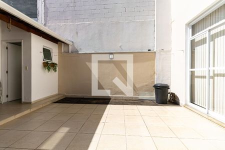 Casa à venda com 162m², 3 quartos e 4 vagas Casa à venda com 162m², 3 quartos e 4 vagasQuintal