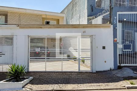 Casa à venda com 162m², 3 quartos e 4 vagas Casa à venda com 162m², 3 quartos e 4 vagasFachada