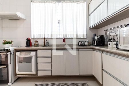 Casa à venda com 162m², 3 quartos e 4 vagas Casa à venda com 162m², 3 quartos e 4 vagasCozinha