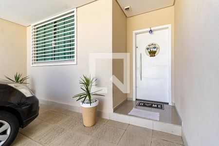 Casa à venda com 162m², 3 quartos e 4 vagas Casa à venda com 162m², 3 quartos e 4 vagasEntrada