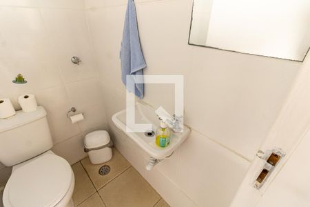 Casa à venda com 162m², 3 quartos e 4 vagas Casa à venda com 162m², 3 quartos e 4 vagasBanheiro da Área da Churrasqueira