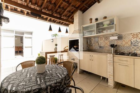 Casa à venda com 162m², 3 quartos e 4 vagas Casa à venda com 162m², 3 quartos e 4 vagasÁrea da Churrasqueira