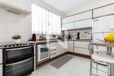 Casa à venda com 162m², 3 quartos e 4 vagas Casa à venda com 162m², 3 quartos e 4 vagasCozinha