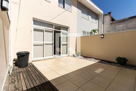 Casa à venda com 162m², 3 quartos e 4 vagas Casa à venda com 162m², 3 quartos e 4 vagasQuintal