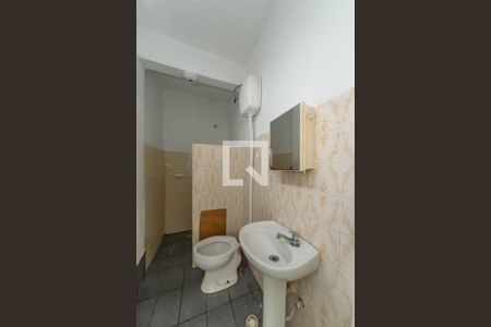 Casa à venda com 300m², 4 quartos e 2 vagas Casa à venda com 300m², 4 quartos e 2 vagasEdícula - Banheiro