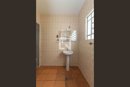 Casa à venda com 300m², 4 quartos e 2 vagas Casa à venda com 300m², 4 quartos e 2 vagasBanheiro