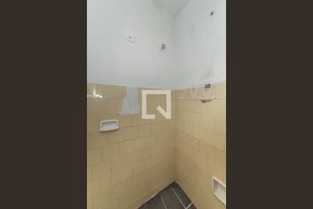 Casa à venda com 300m², 4 quartos e 2 vagas Casa à venda com 300m², 4 quartos e 2 vagasEdícula - Banheiro