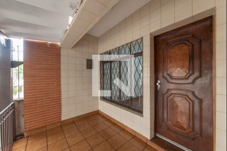 Casa à venda com 300m², 4 quartos e 2 vagas Casa à venda com 300m², 4 quartos e 2 vagasEntrada