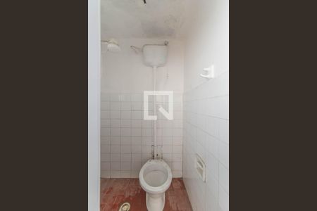 Casa à venda com 300m², 4 quartos e 2 vagas Casa à venda com 300m², 4 quartos e 2 vagasCasa 2 - Banheiro