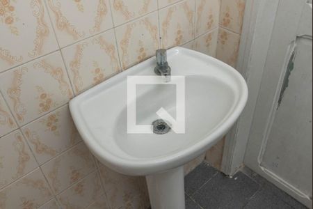 Casa à venda com 300m², 4 quartos e 2 vagas Casa à venda com 300m², 4 quartos e 2 vagasEdícula - Banheiro