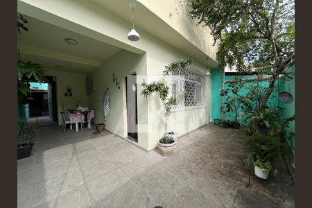 Casa de condomínio à venda com 112m², 4 quartos e 1 vaga Casa de condomínio à venda com 112m², 4 quartos e 1 vagaFrente da casa