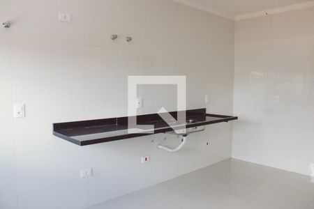 Casa à venda com 140m², 3 quartos e 2 vagas Casa à venda com 140m², 3 quartos e 2 vagasCozinha e Área de Serviço