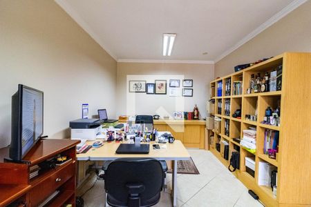 Casa à venda com 382m², 4 quartos e 2 vagas Casa à venda com 382m², 4 quartos e 2 vagasEscritório