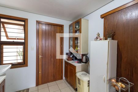 Casa à venda com 382m², 4 quartos e 2 vagas Casa à venda com 382m², 4 quartos e 2 vagasÁrea de Serviço