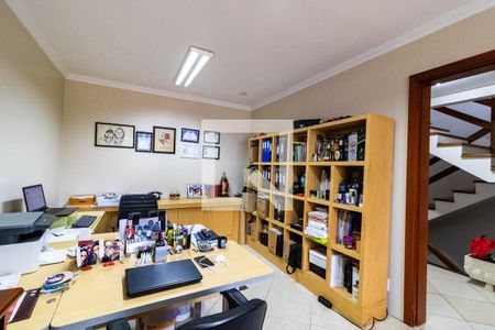 Casa à venda com 382m², 4 quartos e 2 vagas Casa à venda com 382m², 4 quartos e 2 vagasEscritório