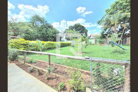 Casa à venda com 1500m², 3 quartos e 8 vagas Casa à venda com 1500m², 3 quartos e 8 vagasQuintal