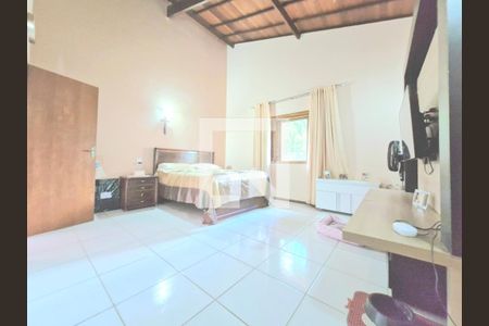 Casa à venda com 1500m², 3 quartos e 8 vagas Casa à venda com 1500m², 3 quartos e 8 vagasSuíte