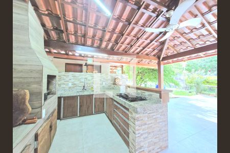 Casa à venda com 1500m², 3 quartos e 8 vagas Casa à venda com 1500m², 3 quartos e 8 vagasChurrasqueira