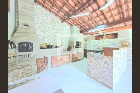 Casa à venda com 1500m², 3 quartos e 8 vagas Casa à venda com 1500m², 3 quartos e 8 vagasChurrasqueira