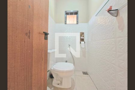 Casa à venda com 1500m², 3 quartos e 8 vagas Casa à venda com 1500m², 3 quartos e 8 vagasBanheiro de Serviço