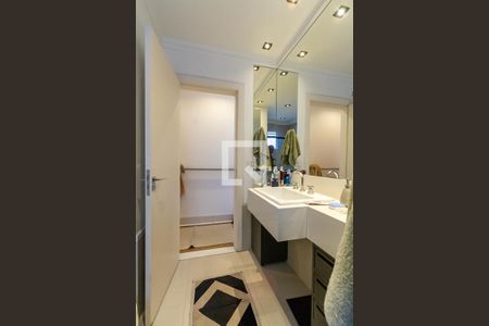 Casa à venda com 200m², 3 quartos e 2 vagasBanheiro